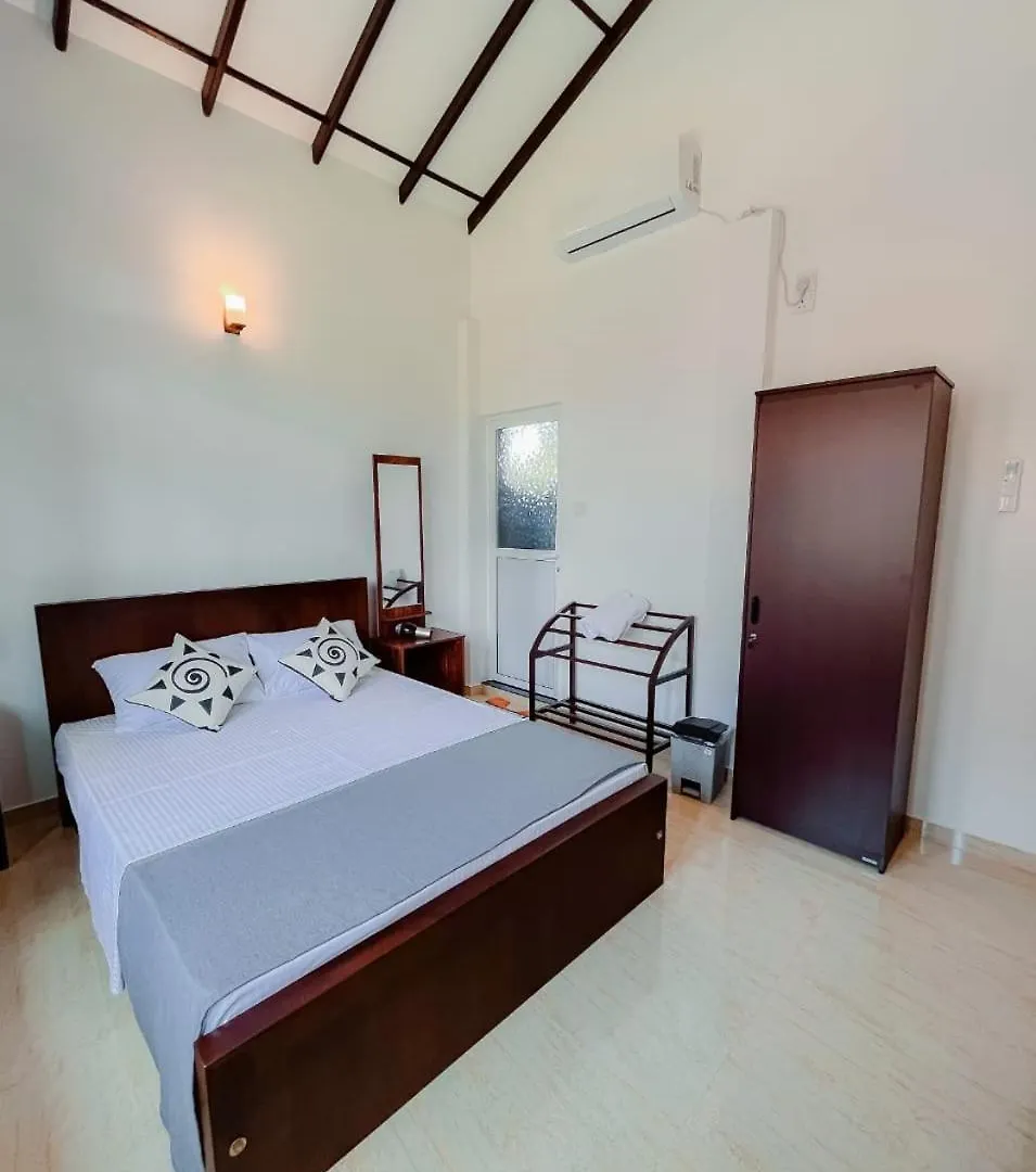 R & R Home Stay 니곰보 홈스테이