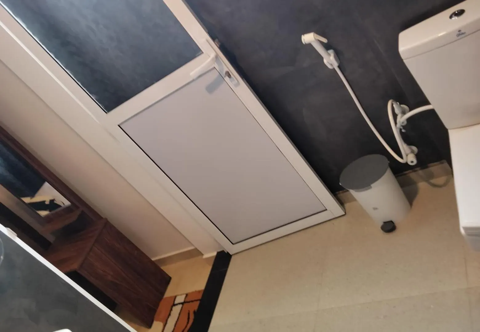 홈스테이 R & R Home Stay 니곰보