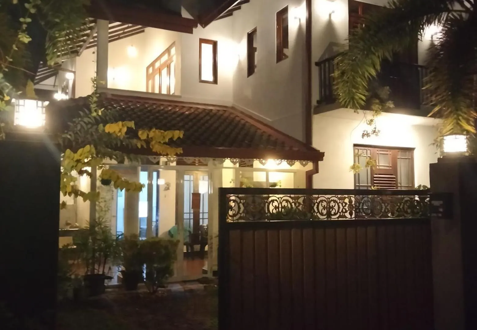 R & R Home Stay 니곰보